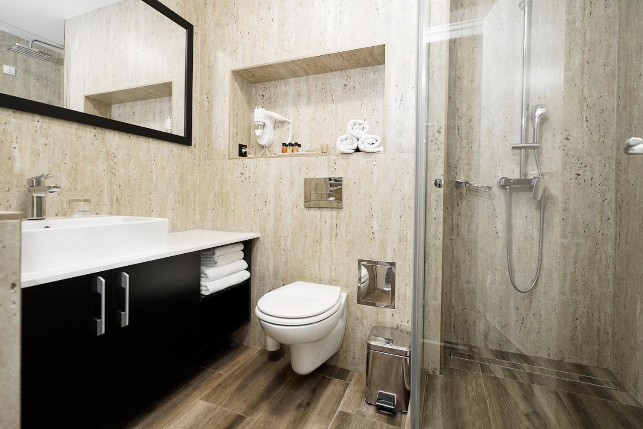 Hotel Srbija Lux Stara Pazova Exterior foto